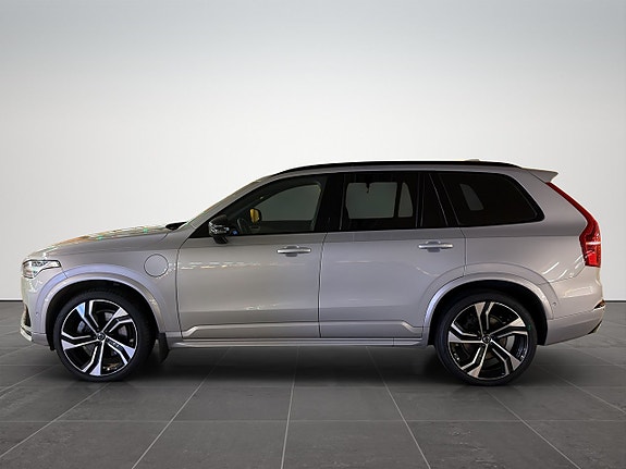 Volvo XC90 3 of 5