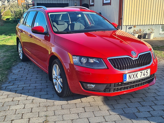 Skoda Octavia 2 of 5