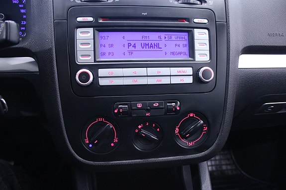 Volkswagen Golf V 19 of 24