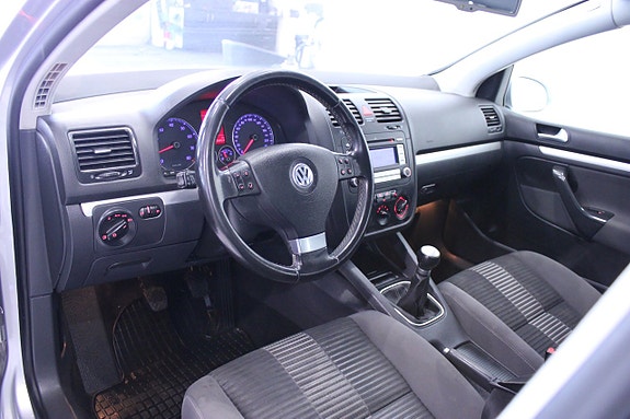 Volkswagen Golf V 9 of 24