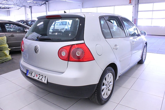 Volkswagen Golf V 6 of 24