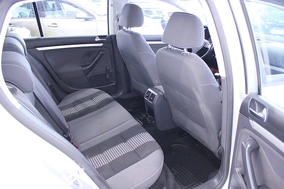 Volkswagen Golf V 16 of 24