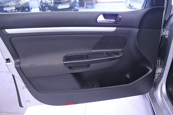 Volkswagen Golf V 24 of 24