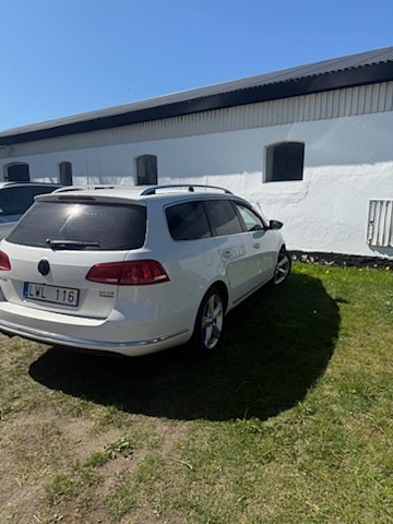 Volkswagen Passat 2 of 5