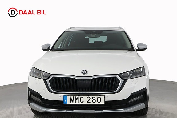 Skoda Octavia Scout 2 of 5