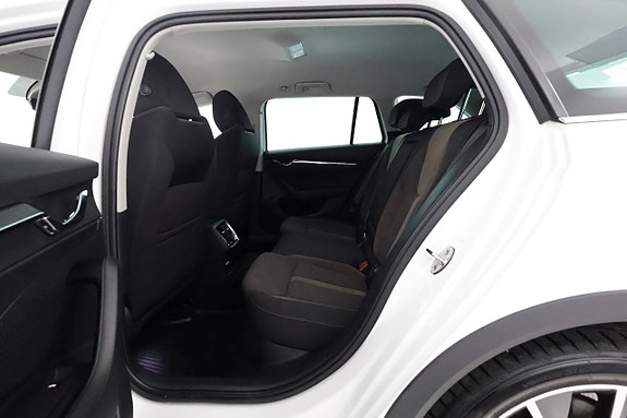 Skoda Octavia Scout 11 of 27