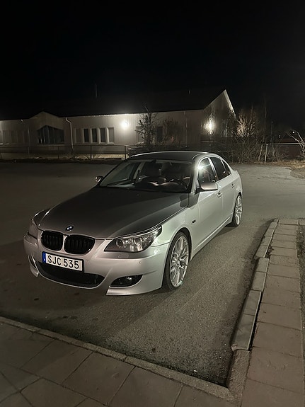 BMW 520d 2 of 5