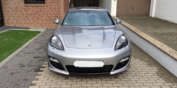 Porsche Panamera S 2 of 5