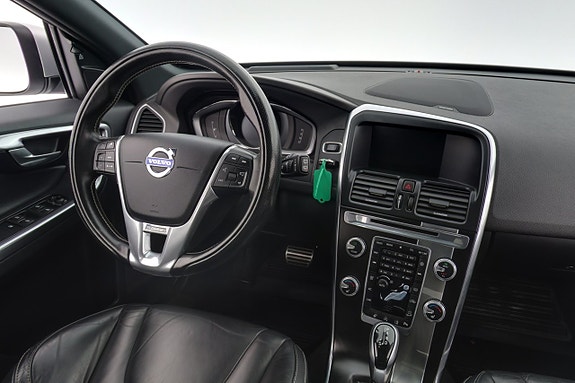 Volvo XC60 14 of 25