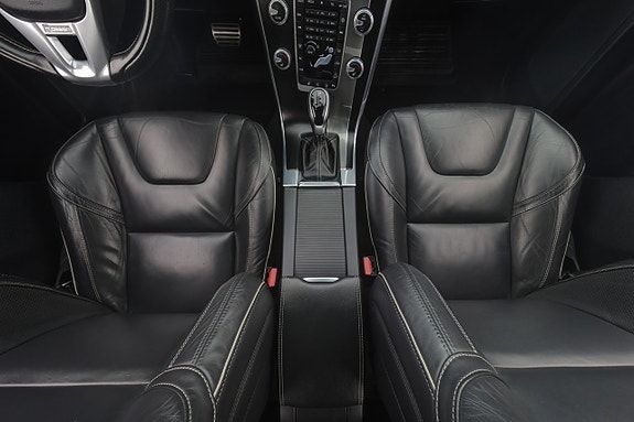 Volvo XC60 13 of 25