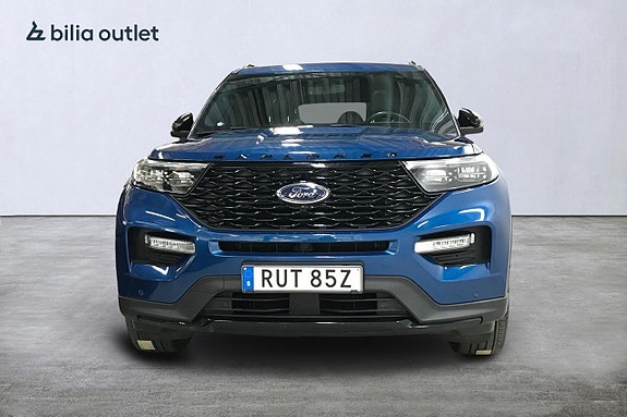 Ford Explorer 3 of 5