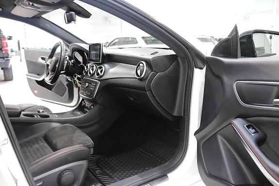 Mercedes-Benz CLA220 d 12 of 23