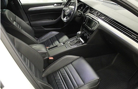 Volkswagen Passat 23 of 26
