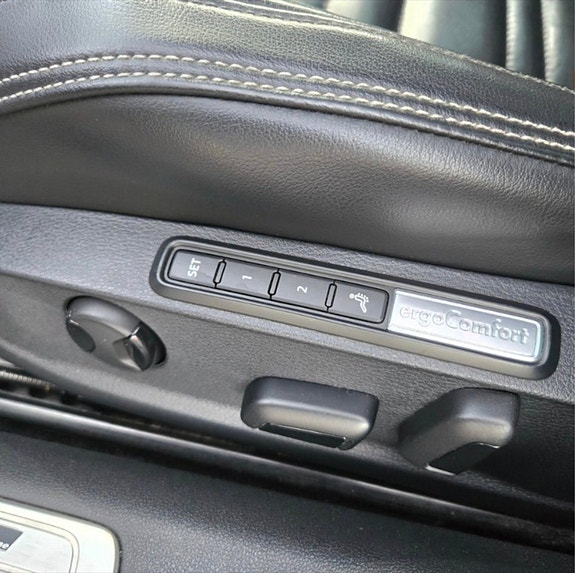 Volkswagen Passat 16 of 26