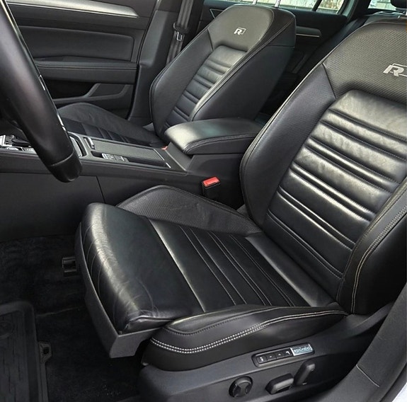 Volkswagen Passat 21 of 26