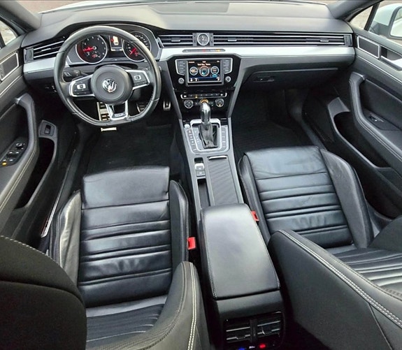 Volkswagen Passat 19 of 26