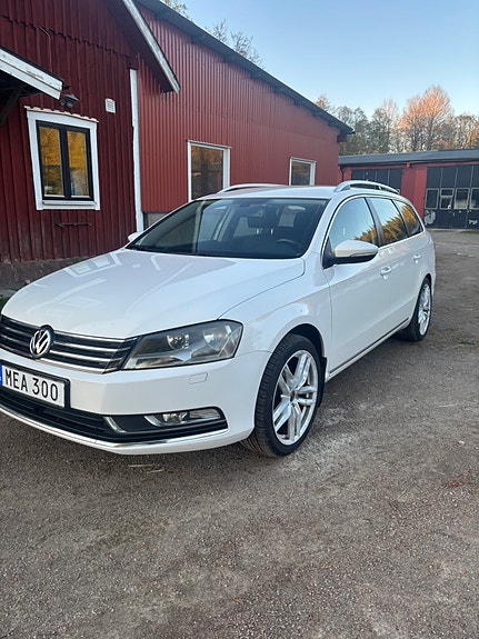 Volkswagen Passat 2 of 5