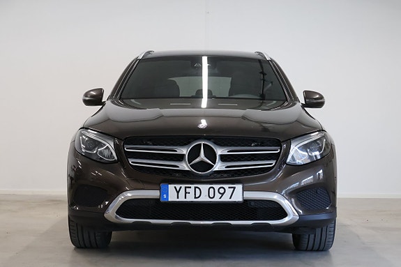 Mercedes-Benz GLC220 d 2 of 5