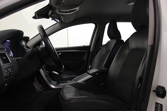 Volvo XC70 11 of 18