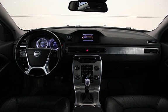 Volvo XC70 13 of 18