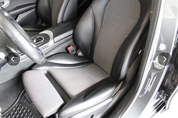 Mercedes-Benz C300 4 of 5