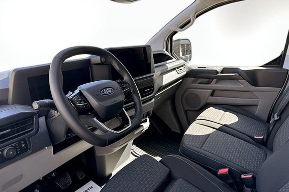 Ford Transit Custom 7 of 11