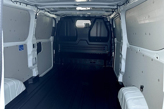 Ford Transit Custom 11 of 11
