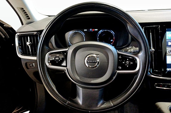 Volvo V90 Cross Country 7 of 10