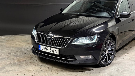 Skoda Superb 2 of 5