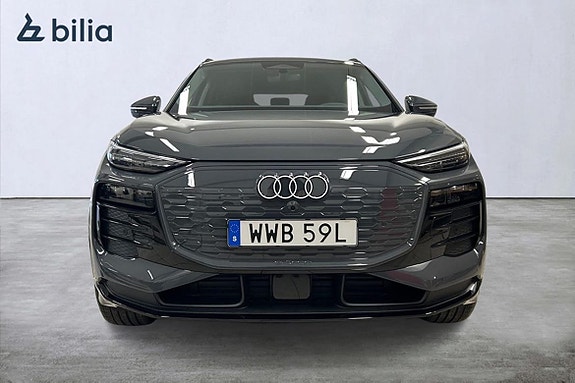 Audi Q6 e-tron 4 of 5