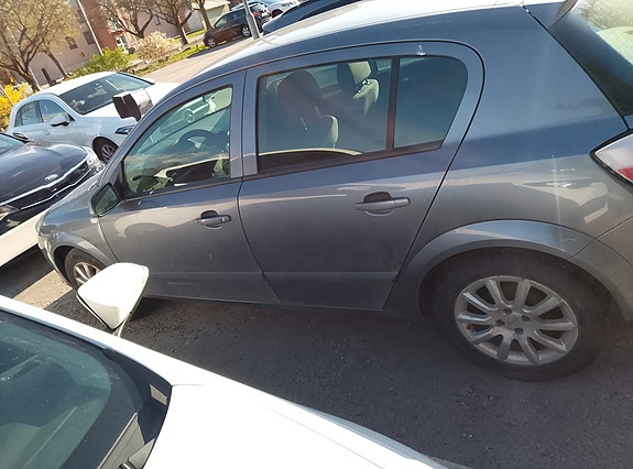 Opel Astra 3 of 5