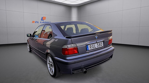 BMW 316 2 of 5