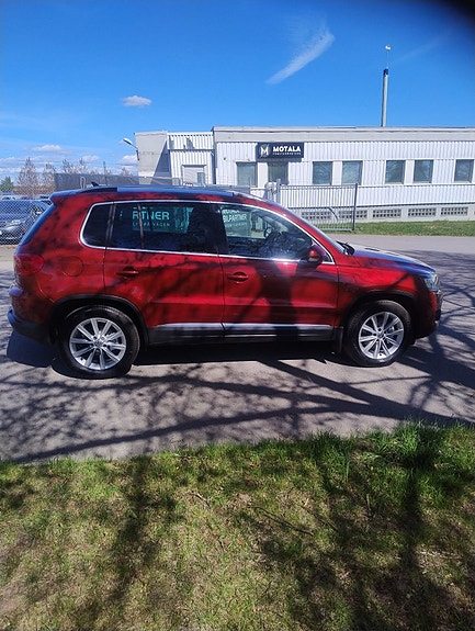 Volkswagen Tiguan 6 of 15