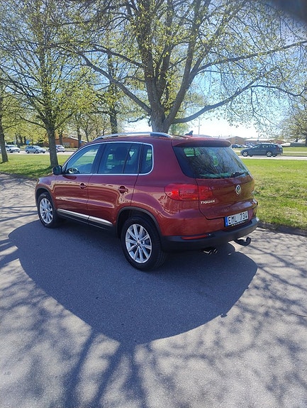 Volkswagen Tiguan 3 of 5