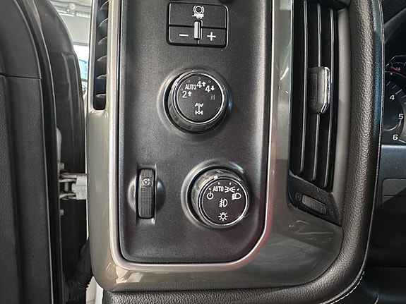 Chevrolet Silverado 1500 28 of 30