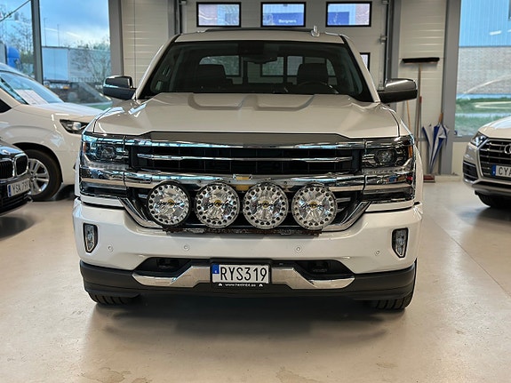 Chevrolet Silverado 1500 2 of 5