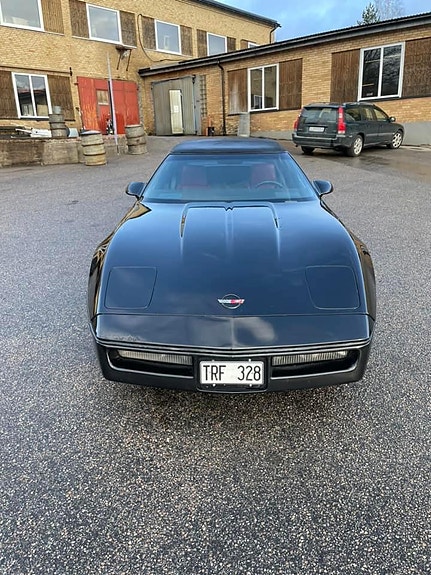 Chevrolet Corvette 2 of 5