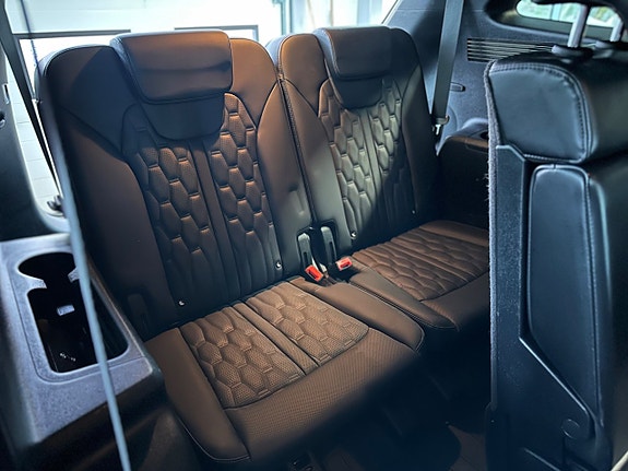 Kia Sorento 16 of 30