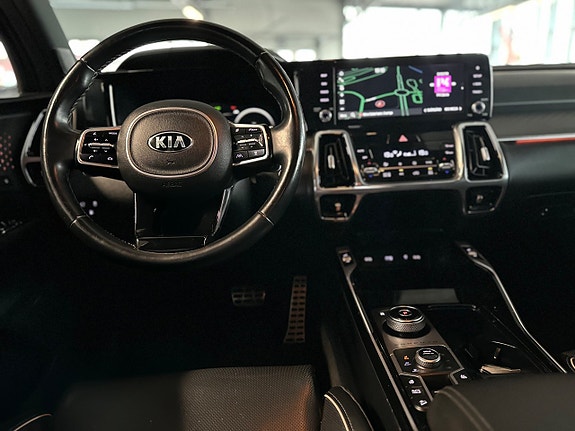 Kia Sorento 18 of 30