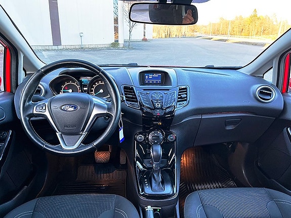 Ford Fiesta 13 of 16