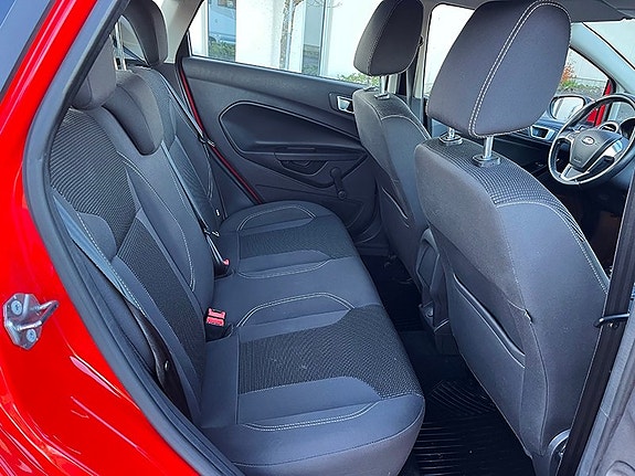 Ford Fiesta 11 of 16