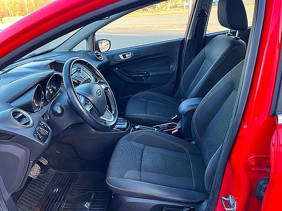 Ford Fiesta 10 of 16