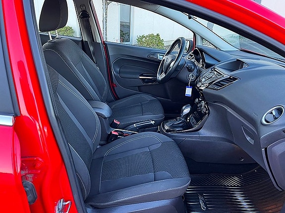 Ford Fiesta 9 of 16