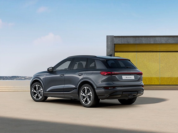 Audi Q6 e-tron 3 of 5