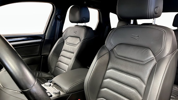Volkswagen Touareg 8 of 16
