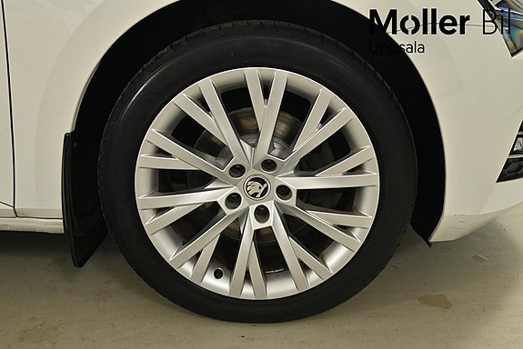 Skoda Superb 3 of 5