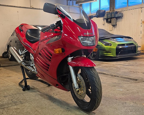 Suzuki Cycles RF600R 0.6 ny besiktigad