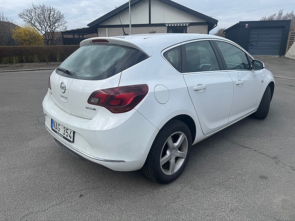 Opel Astra 4 of 5