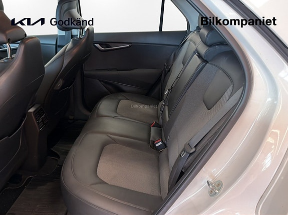 Kia Niro 9 of 17