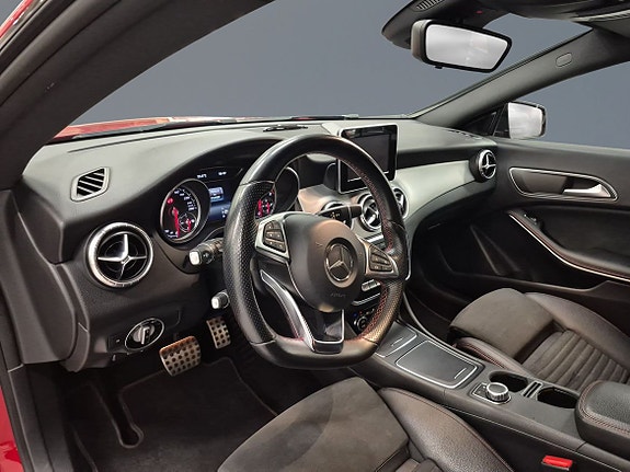 Mercedes-Benz CLA220 d 4 of 5